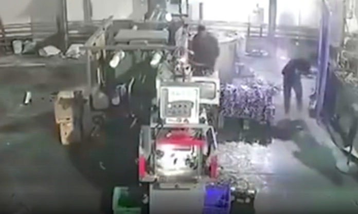 The Nanjinger - Molten Aluminium Pierces Workers Chest Survival is a Miracle
