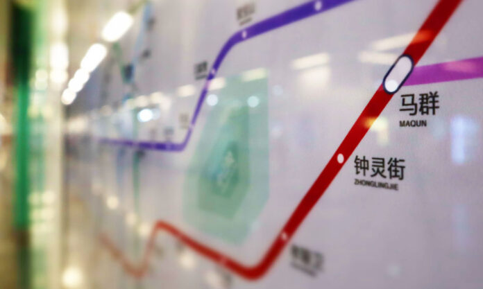 The Nanjinger - Smoke on the Metro! Line 2 User Says Stinks Like Burning Rubber