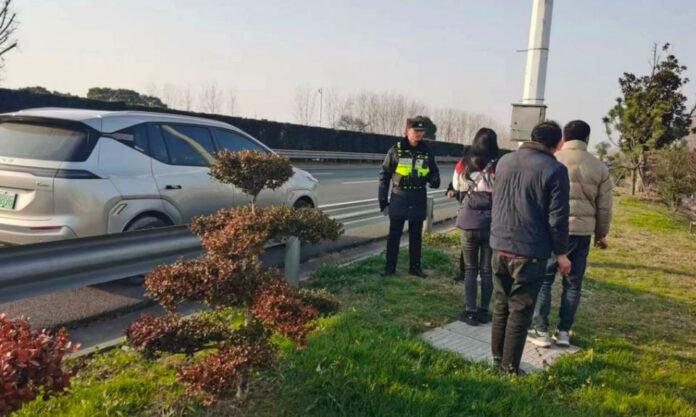 The Nanjinger - Electric Car Drivers Beware 20% Highway Charging Rule; Nantong Reminds