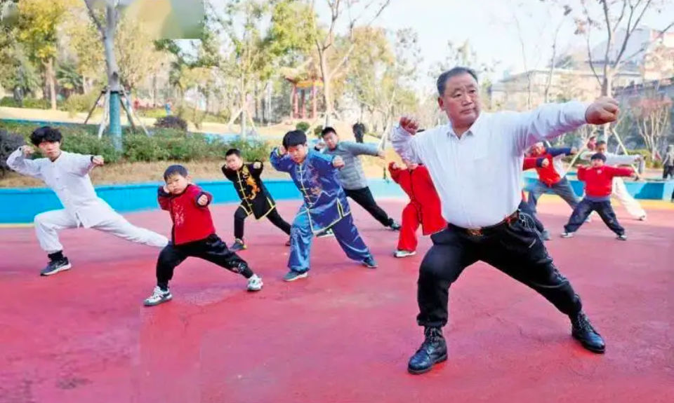 The Nanjinger - Biggest Retirement Wave in History to Hit China; Happiness is the Key - Mei Jiaxin