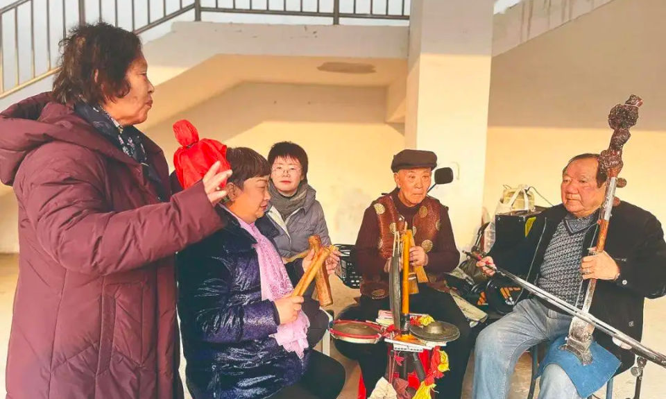The Nanjinger - Biggest Retirement Wave in History to Hit China; Happiness is the Key - Xie Weijiang - Xu Yongming