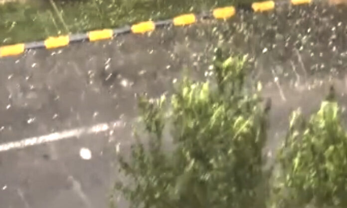 The Nanjinger - Hail Incredulously Falls in Nanjing as Temperatures Hit 40 Degrees