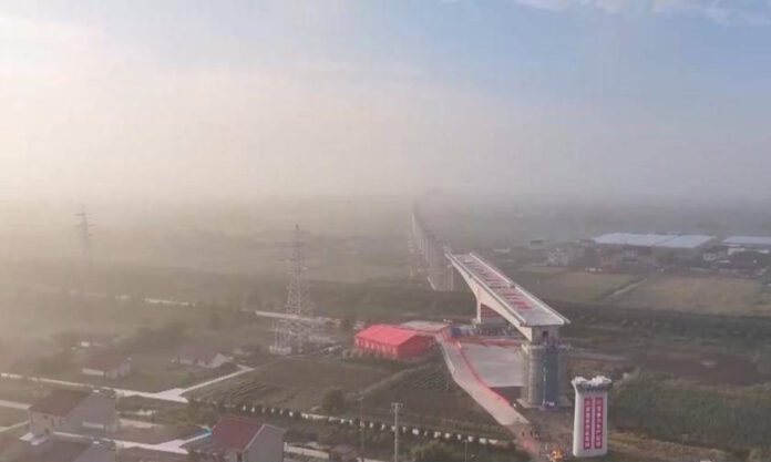 The Nanjinger - 9,000 Tonne Continuous Beam for Railway Bridge in Nantong Successfully Installed