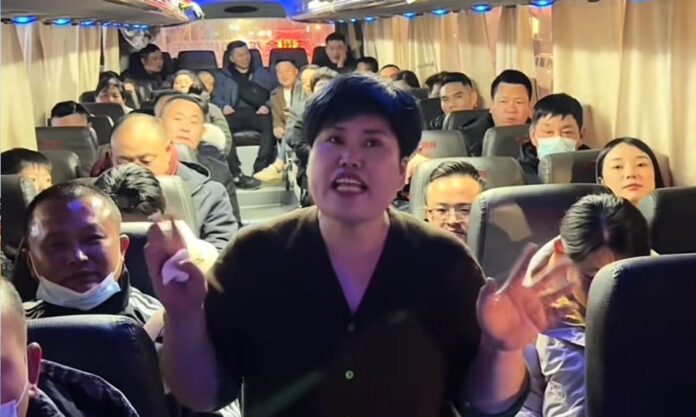 The Nanjinger - 54 Strangers with AB Blood Rush 300KM overnight from Xuzhou to Help Leukemia Patient