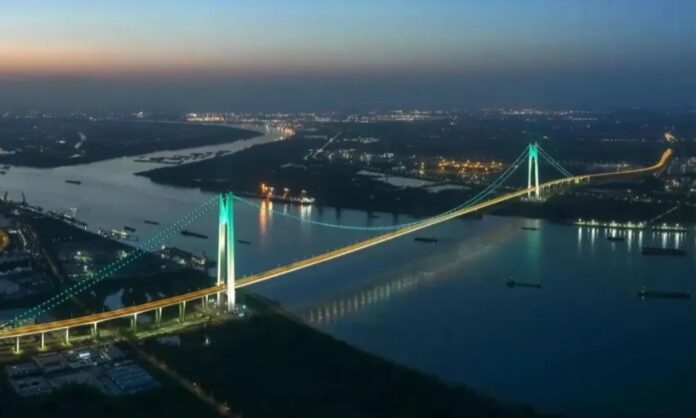 The Nanjinger - Nanjing’s Latest Bridge across Yangtze River Lit up ahead of June Opening