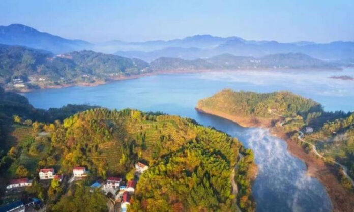 The Nanjinger - New High Speed Train Makes Travel to Birthplace of People’s Armed Forces a Cinch