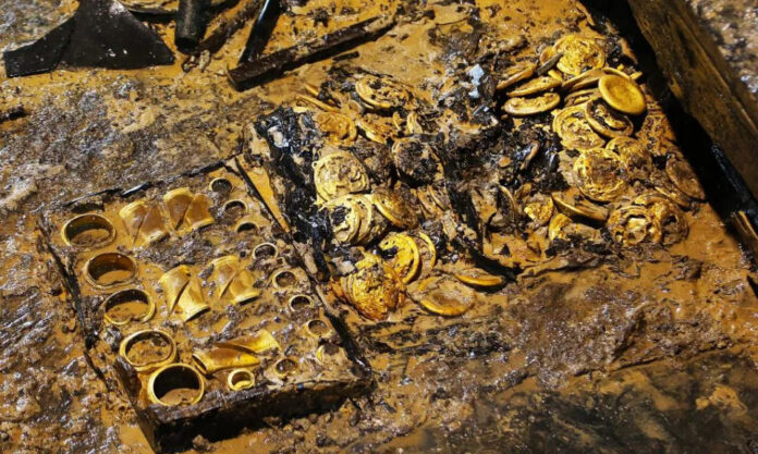 The Nanjinger - ¥100 Million of Gold Cultural Artefacts Weighing 115KG to be Displayed in New Exhibition