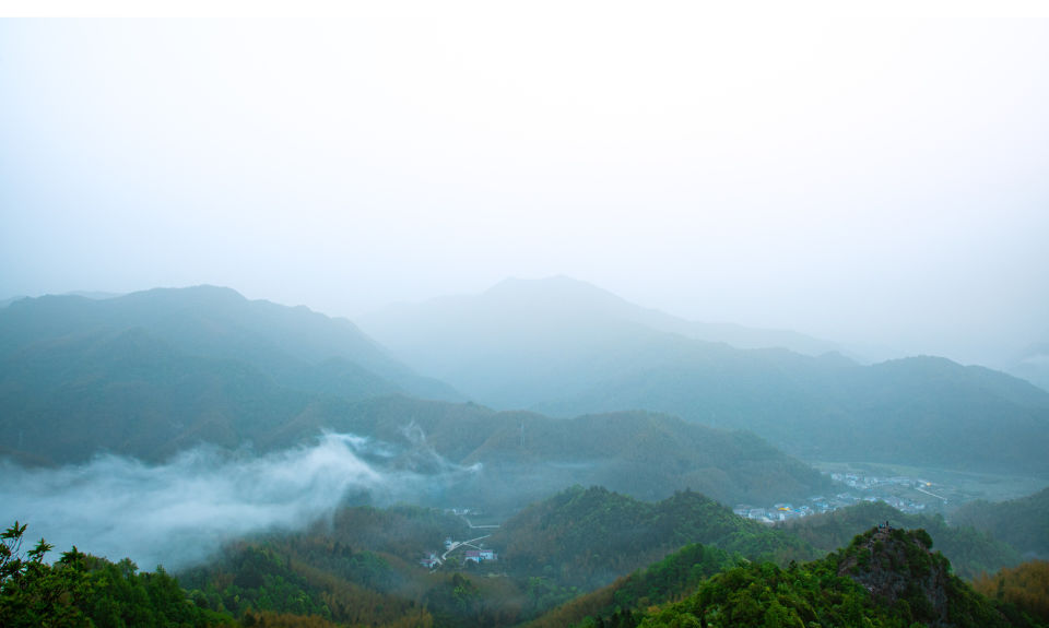 The Nanjinger - Lu'an; Growing Through Mountains, Tea, Water And Rail