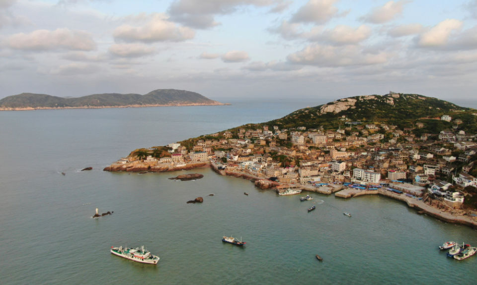 The Nanjinger - Zhoushan; Islands, Ports and the Weight of the Sea