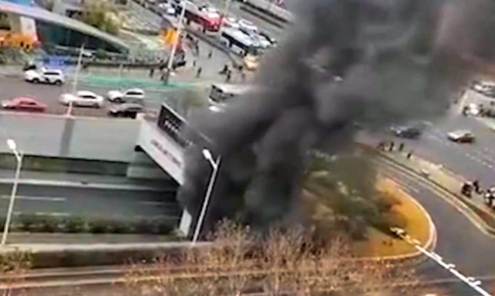The Nanjinger - Fire in Tunnel in Nanjing; Two Cars Destroyed in Collision The Nanjinger - Fire in Tunnel in Nanjing; Two Cars Destroyed in Collision