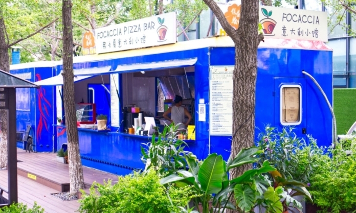 The Nanjinger - Moments to Savour (but the Restaurant’s in the Back of a Semi)-1