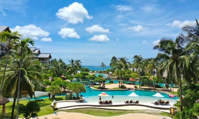 The Nanjinger - No Hotel Charges! Stranded Hainan Tourists Return to Nanjing