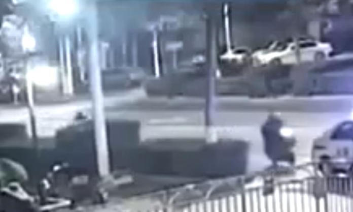 The Nanjinger - Hilarious! E-Bike Rider Looking at Phone Crashes into…