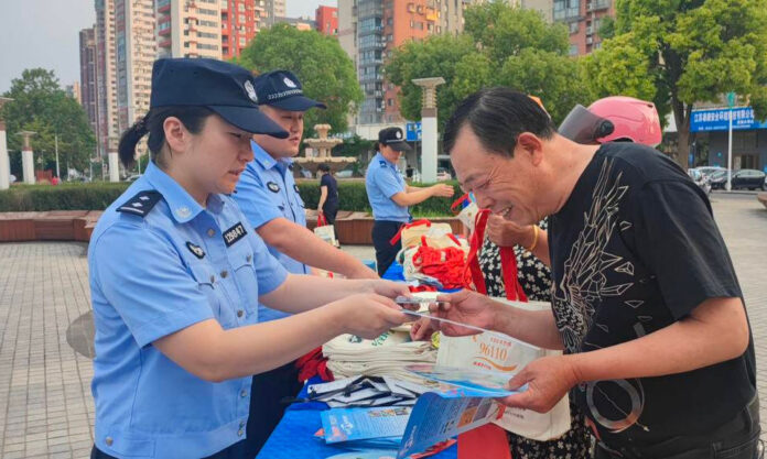 The Nanjinger - Cannabis and Laughing Gas Awareness Taught by Police in Taizhou