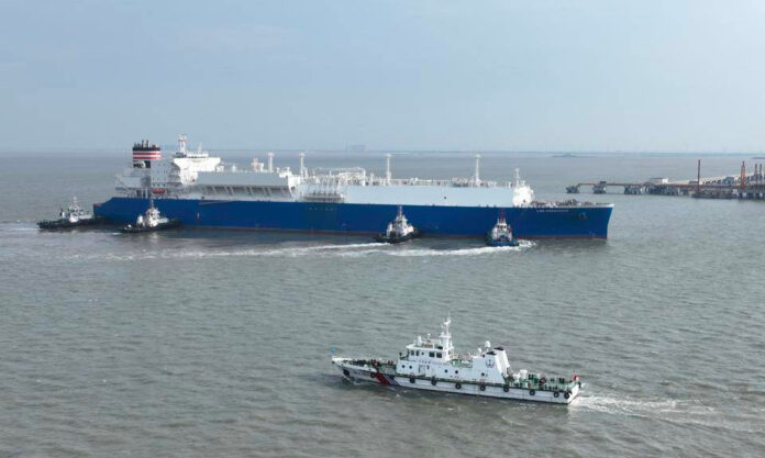 The Nanjinger - Deep Chilled 293 Metre Long Tanker Brings Nantong 62,325 Tonnes of LNG