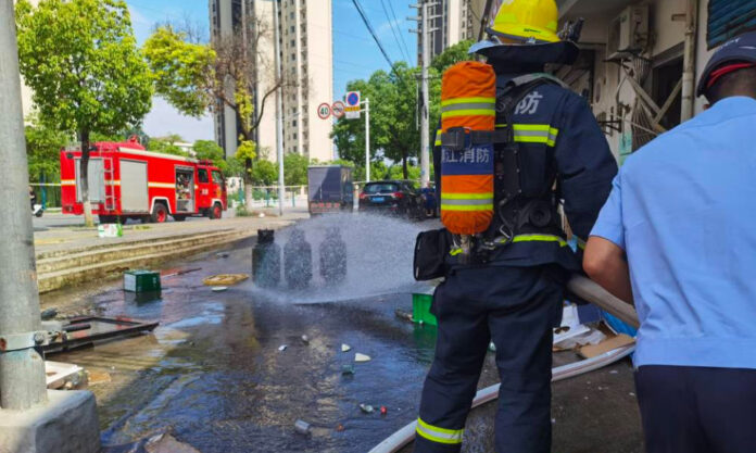 The Nanjinger - Enormous Explosion Averted as Gas Cylinders Retrieved from Zhenjiang Fire