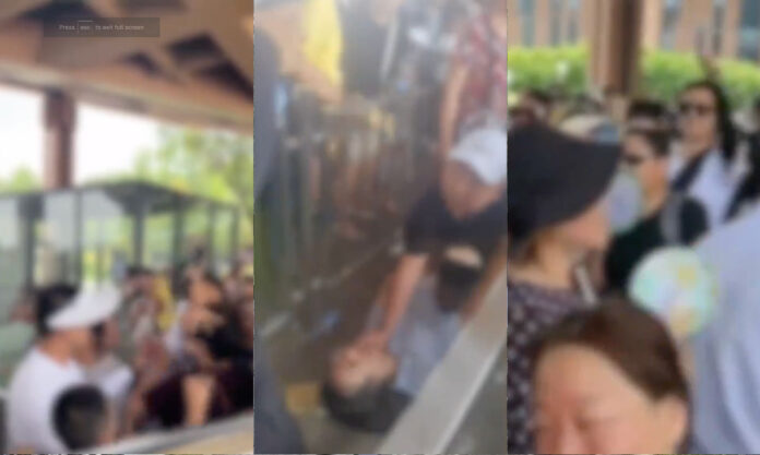 The Nanjinger - Fights Break out as Nanjing Tourists Chant for Refunds & others Faint
