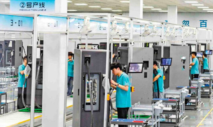The Nanjinger - Suzhou Debuts Wireless Charging Piles for New Energy Vehicles