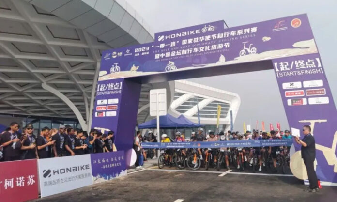 The Nanjinger - Ride a Dinosaur in Changzhou Promotes Green & Low Carbon Travel