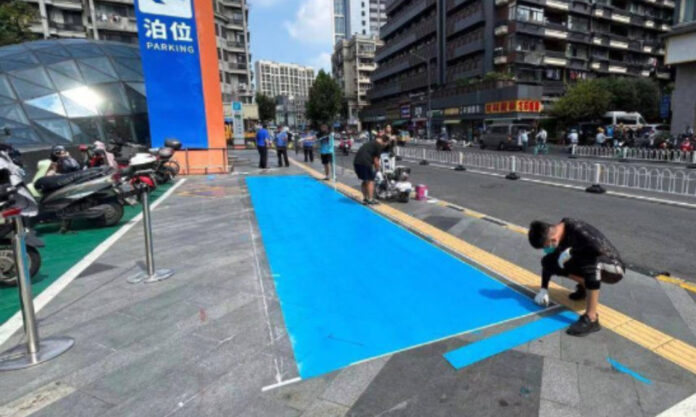 The Nanjinger - Will Takeout Parking Spaces Solve Nanjing’s E-bike Delivery Chaos?