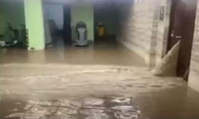 The Nanjinger - Citizen’s Home Renovations Causes Massive Flood in Underground Car Park