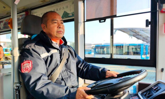 The Nanjinger - Driver Appears on Suzhou TV’s “Night Bus News” for a 4th Time