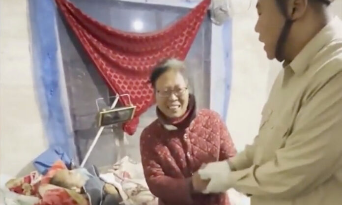 The Nanjinger - Electric Car Provides Emergency Power for Suqian Senior’s Oxygen Concentrator