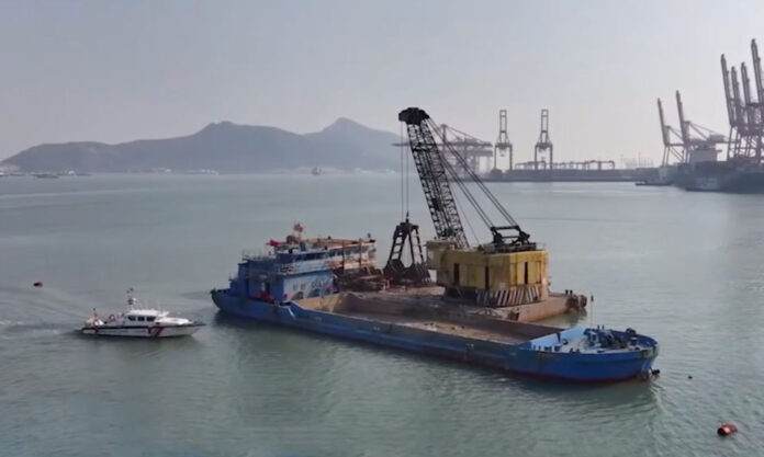 The Nanjinger - Lianyungang Coastguard Penalising Firm for Illegal Dumping of Waste at Sea