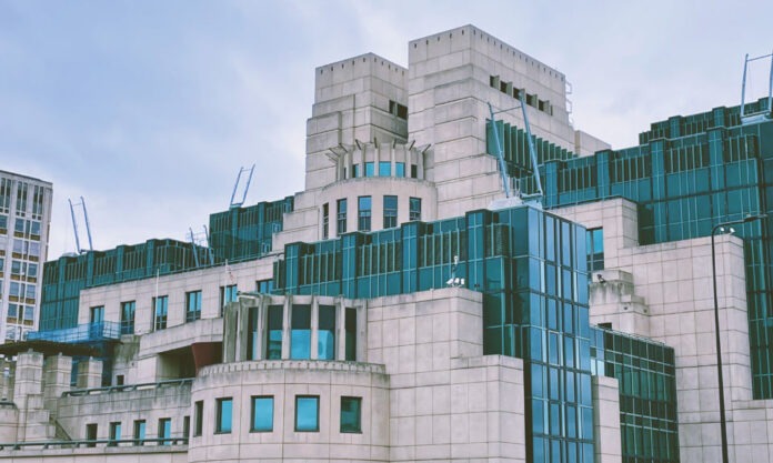 The Nanjinger - Nanjing Uni Professor Speaks out on UK Aims to Recruit Chinese for MI6