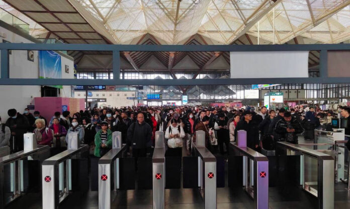 The Nanjinger - New Year Passengers on Railways across Yangtze River Delta up 39% on 2019