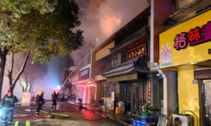 The Nanjinger - Barbecue Restaurant in Zhenjiang Gets Barbecued!