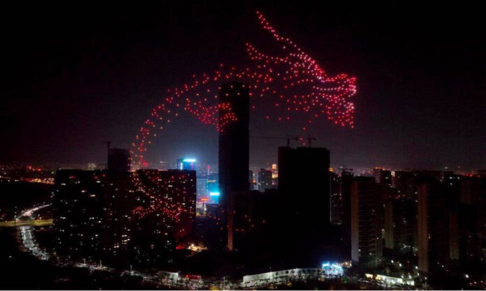 The Nanjinger - Massive New Year Drone Dragon Lights up Skies of Yangzhou