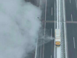 The Nanjinger - Media Dubs Snow Blowers in Jiangsu as “God of War in the Snow”