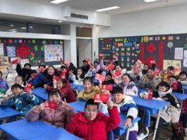 The Nanjinger - Yancheng School Pays Children to Read (¥100 Red Envelopes)