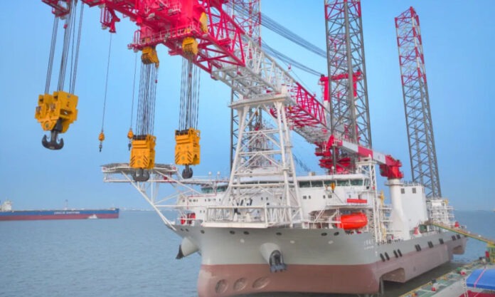 The Nanjinger - 131 Metre Long Legs! Nantong Launches Record Breaking Wind Power Ship