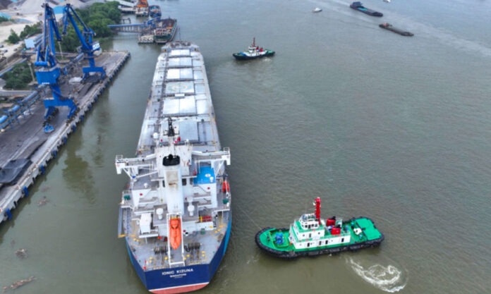 The Nanjinger - 1st Ever 11.6 Metre Draft Ship Sails out of Nanjing Port; bound for Brazil!