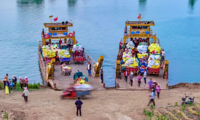 The Nanjinger - Garlic Ferry across Grand Canal Big Boost to Farmers’ Incomes in Xuzhou