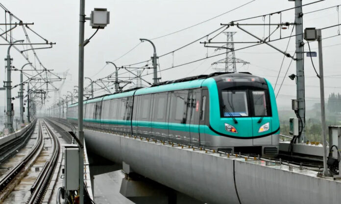 The Nanjinger - Nanjing Metro Line Link with Airport goes Semi Automatic
