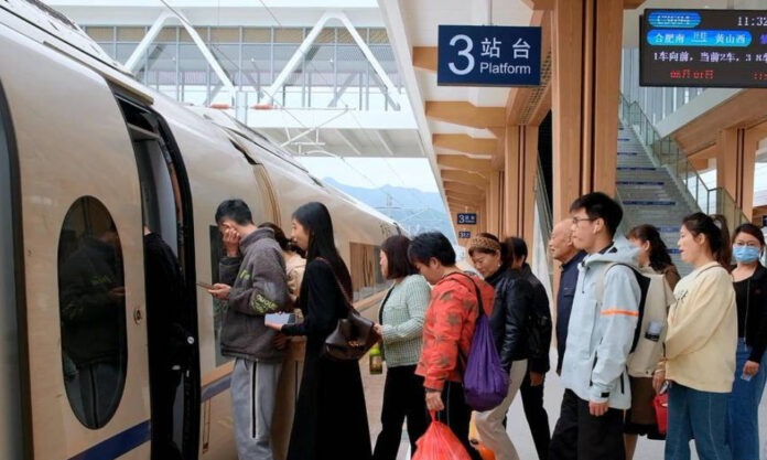 The Nanjinger - Yangtze River Delta Railway Sets Record for Single Day; 3.785 Million Passengers