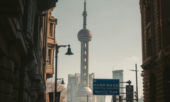 The Nanjinger - Looking up; At China’s Cultural Incongruities