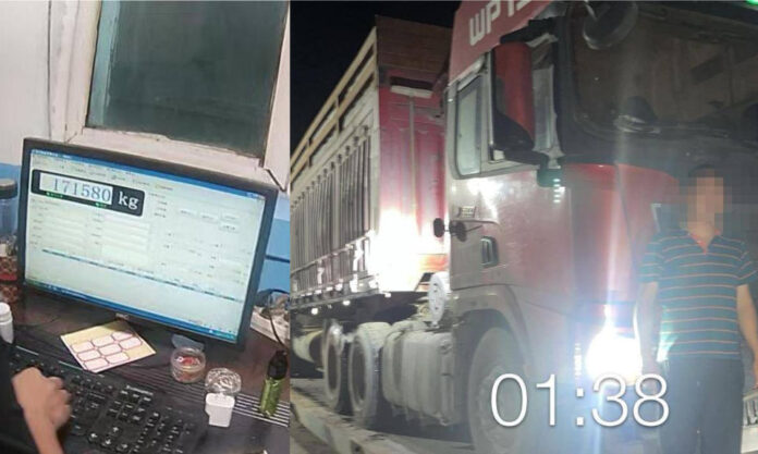 The Nanjinger - Truck Carrying 171 Tonnes Stopped by Police in Xuzhou; More than 100% over Limit