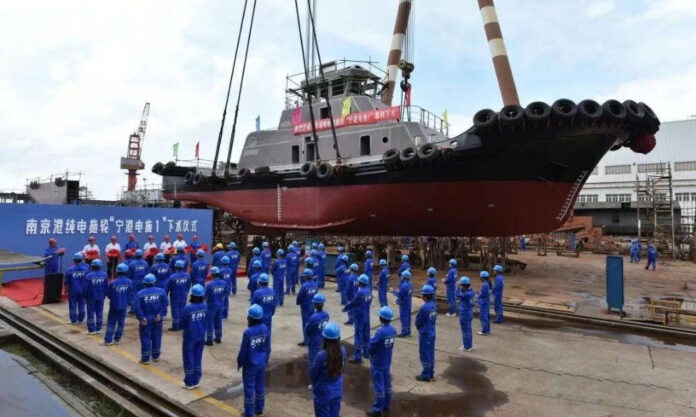 The Nanjinger - 1st Pure Electric Tug on Yangtze River Launched in Zhenjiang