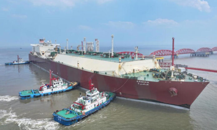 The Nanjinger - Qatar Registered Tanker is 700th to Dock at LNG Port in Nantong