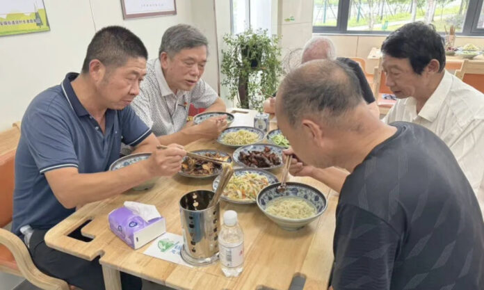 The Nanjinger - Wuxi Opens “Blessed Restaurant”; Half of All Local Seniors Apply for Meal Cards
