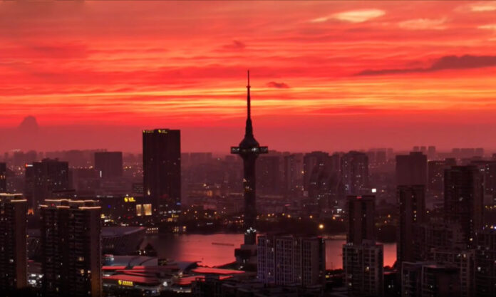 The Nanjinger - Yancheng Experiences Epic Sunset; #1 in Jiangsu for Air Quality