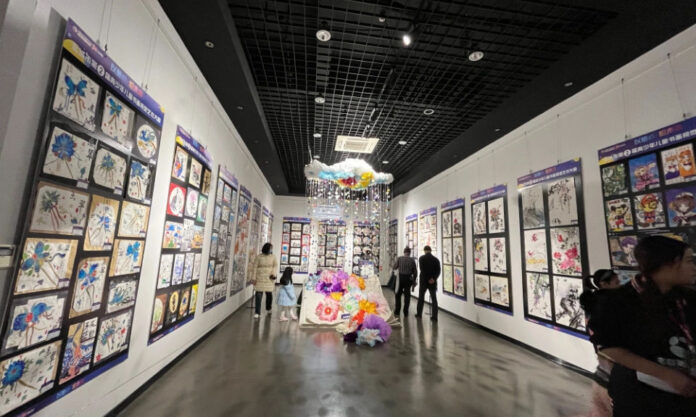 The Nanjinger - 6,500 Paintings on Display in Yancheng Children’s Calligraphy & Painting Exhibition