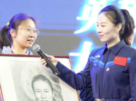 The Nanjinger - China’s Space Teacher Visits School in Yangcheng; Takes Q&A from Students