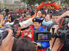The Nanjinger - 65 Years Apart; Returning Home from Inner Mongolia to Wuxi