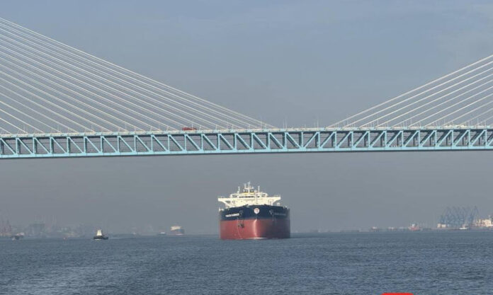 The Nanjinger - Benchmark Ship for Green Oil Tankers Launched for Sea Trials in Yangzhou