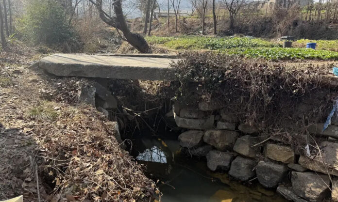 The Nanjinger - Bridge in Zhenjiang Suspected as Tombstone of Qing Dynasty Sichuan Governor